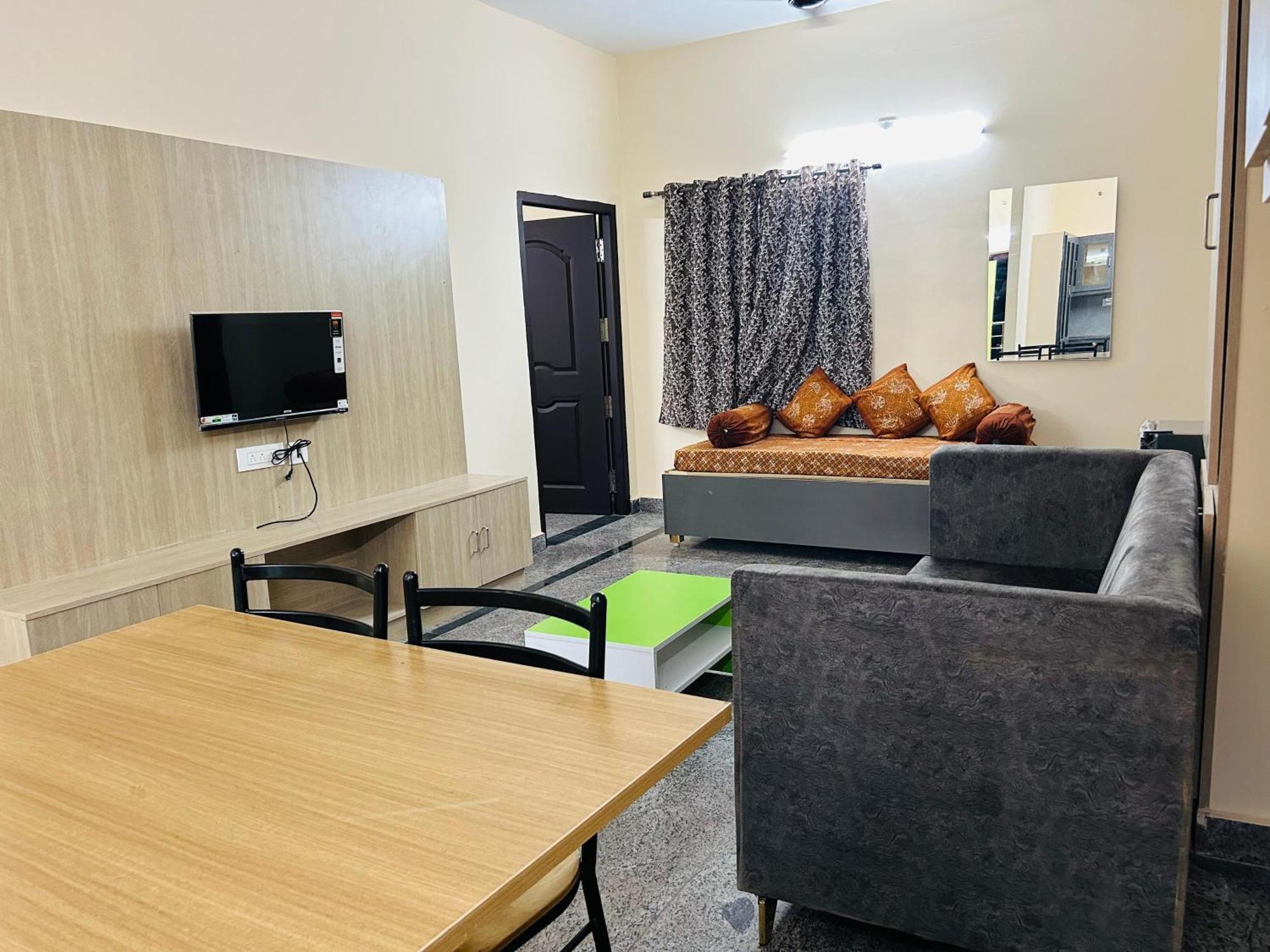 Y Stay Homestay Tirupati Bagian luar foto