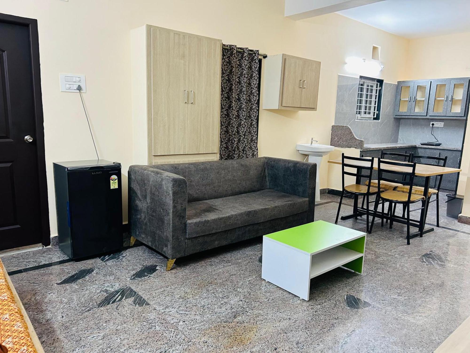 Y Stay Homestay Tirupati Bagian luar foto